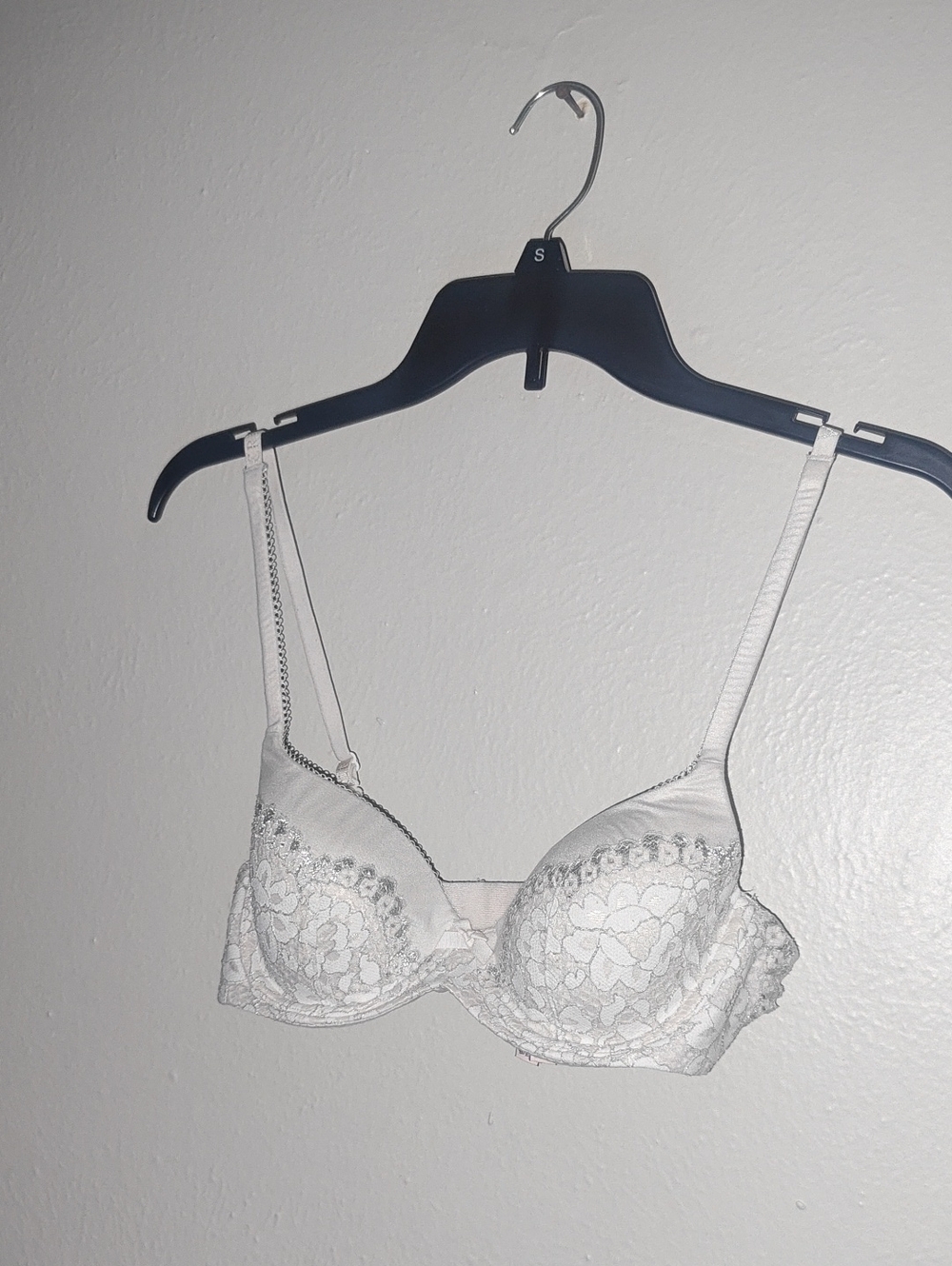 34C Body By Victoria's Secret Lined demi  W/ Lace And Metallic